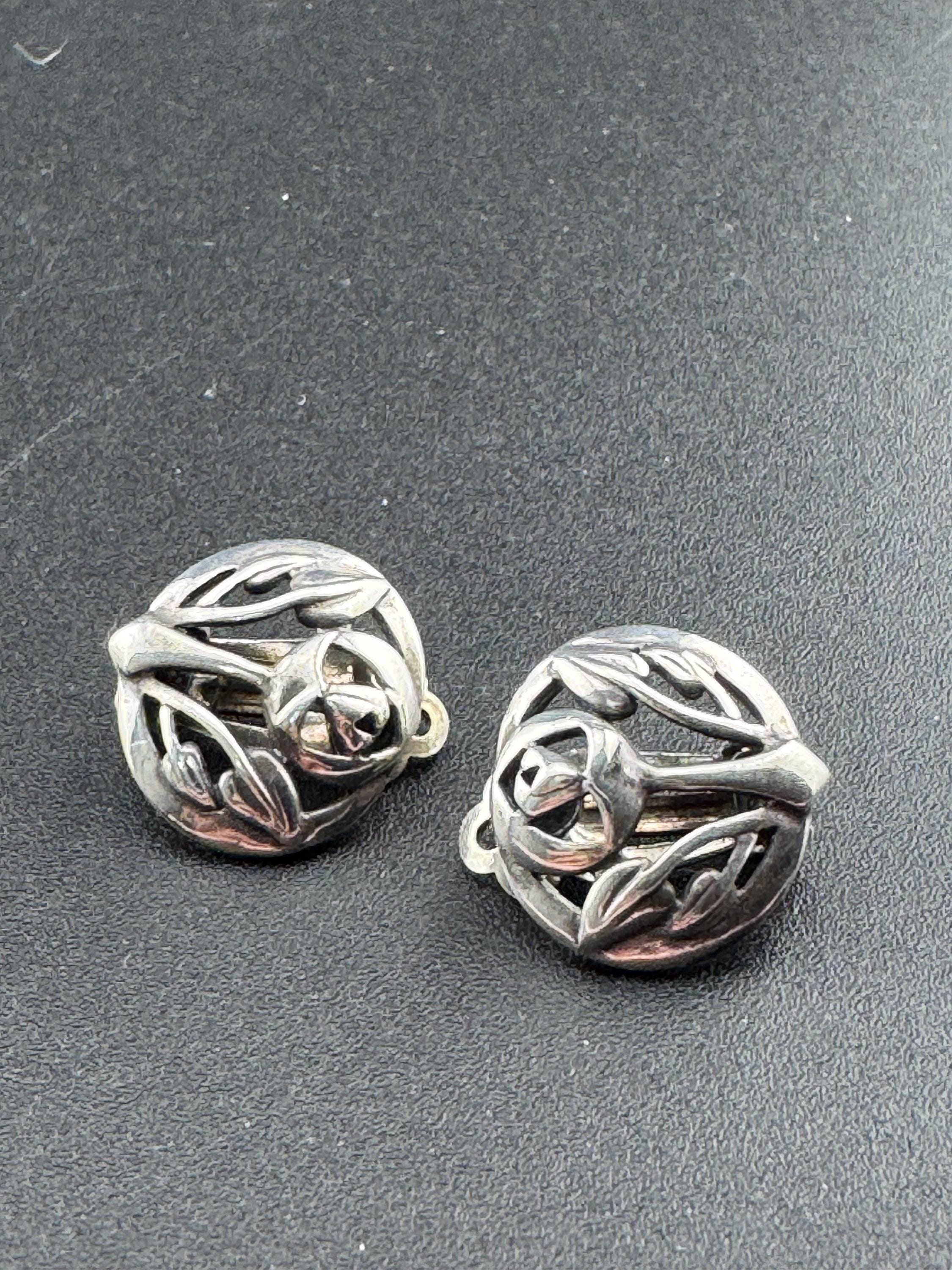 Small Vintage 925 arts and crafts style floral sterling silver clip on earrings 1.5cm