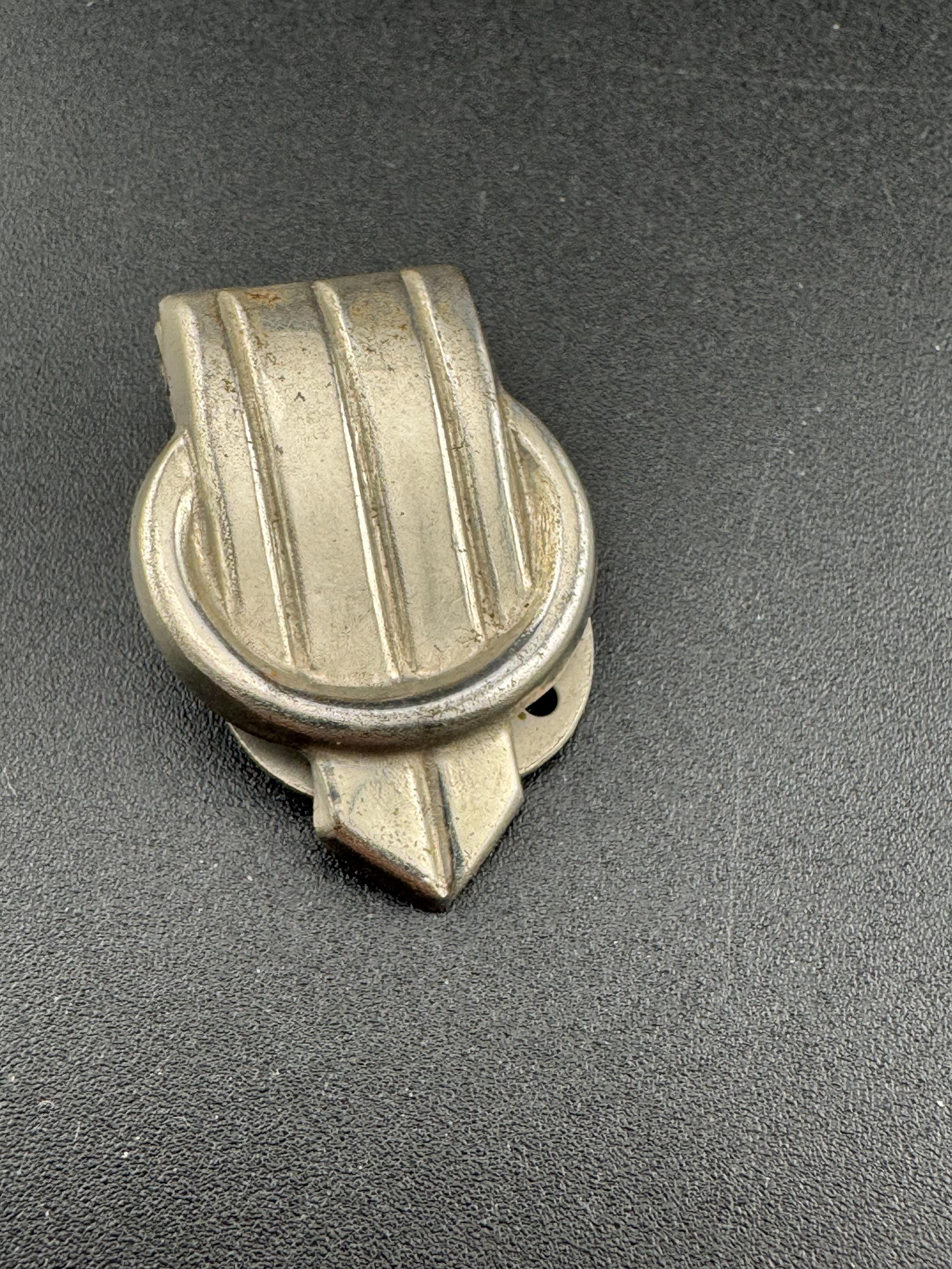 1 x Art Deco Chrome dress clip silver geometric design