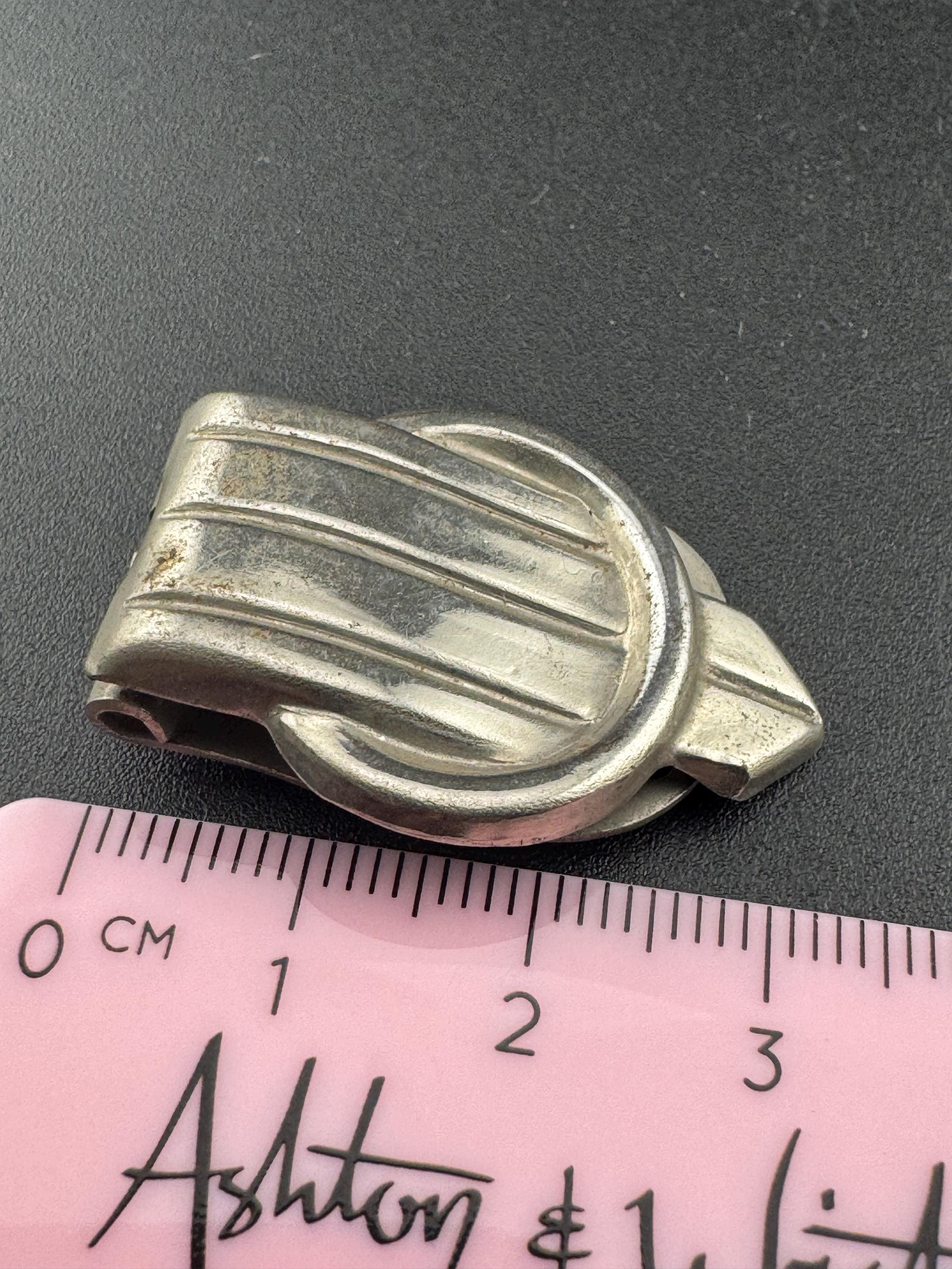 1 x Art Deco Chrome dress clip silver geometric design