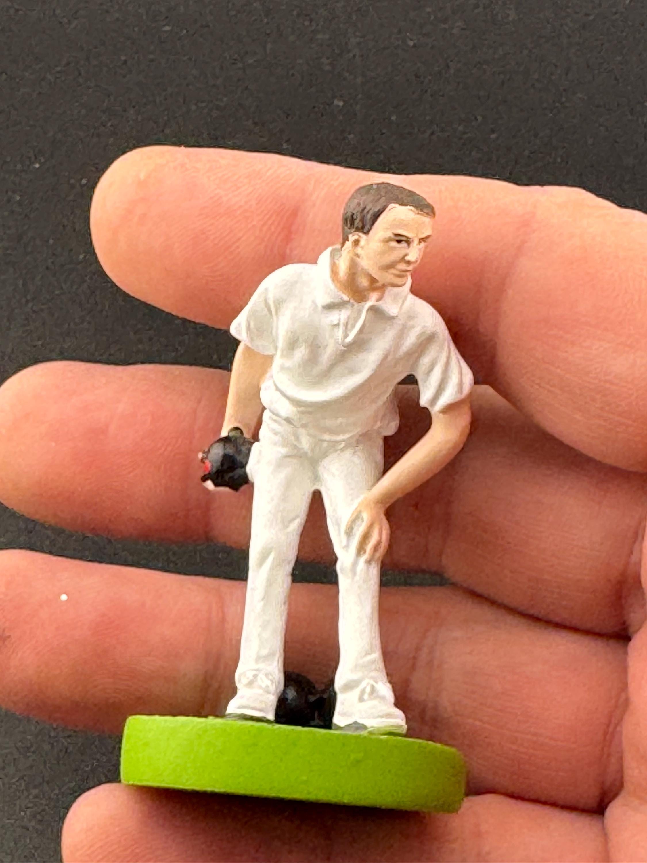 Men lawn bowls player bowling birthday cake topper, novelty sports, hobby  bowling decoration