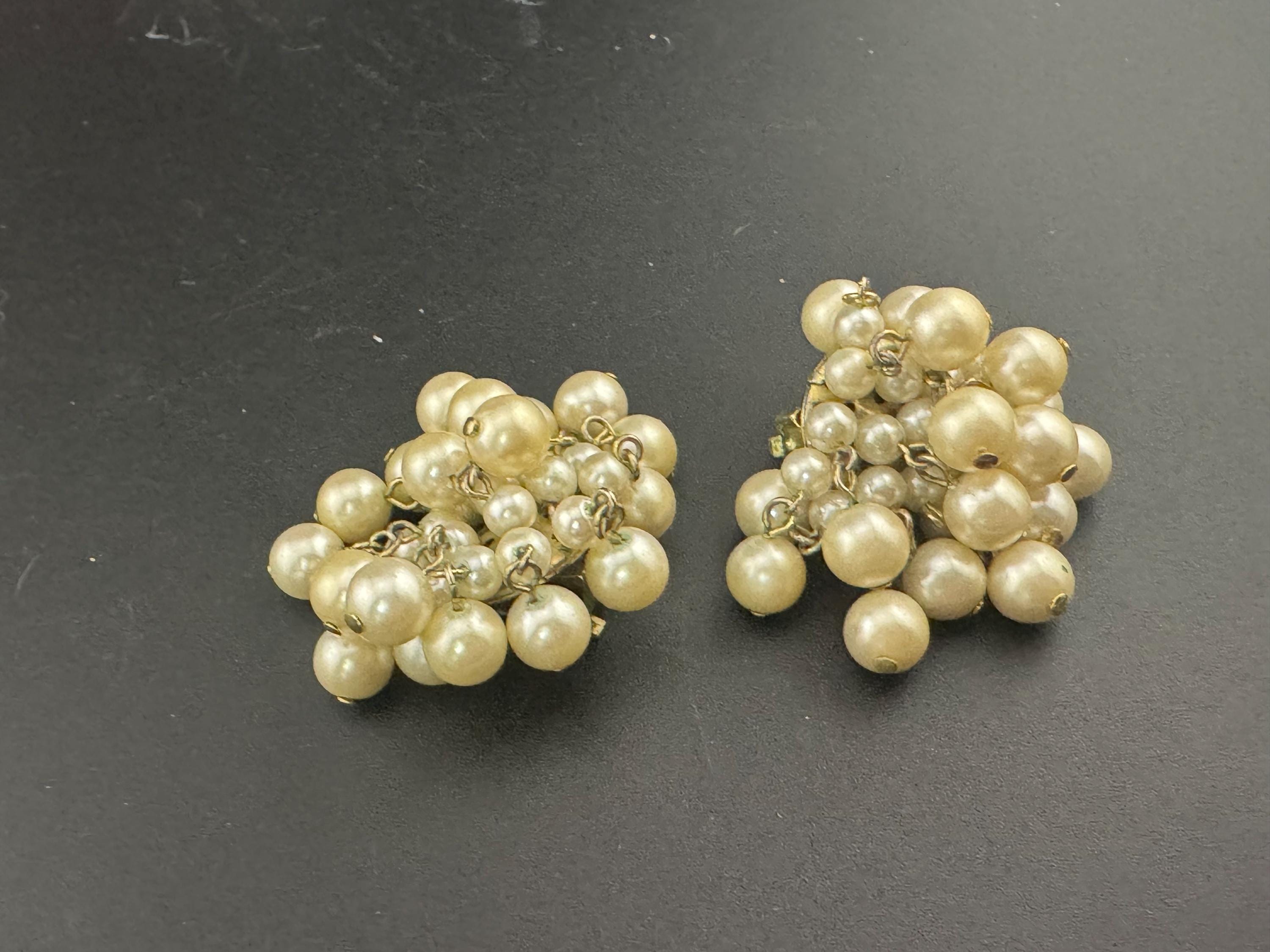 Vintage Retro funky cluster Pearl Drop waterfall Dangly Dangle Clip on Statement Earrings  1980s 1990s