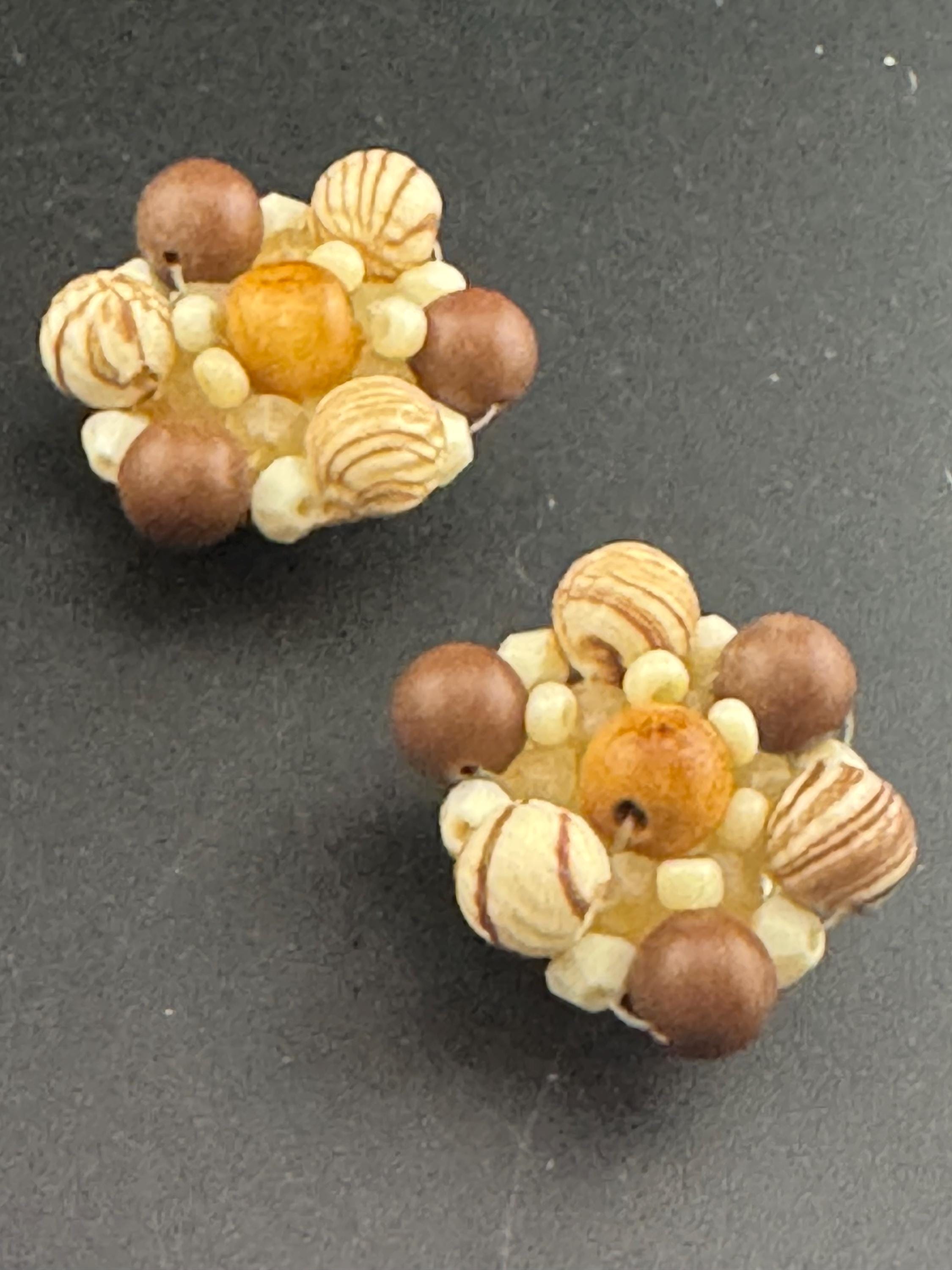 Vintage 1950s 1960s brown beige plastic beaded Cluster Clip On Earrings