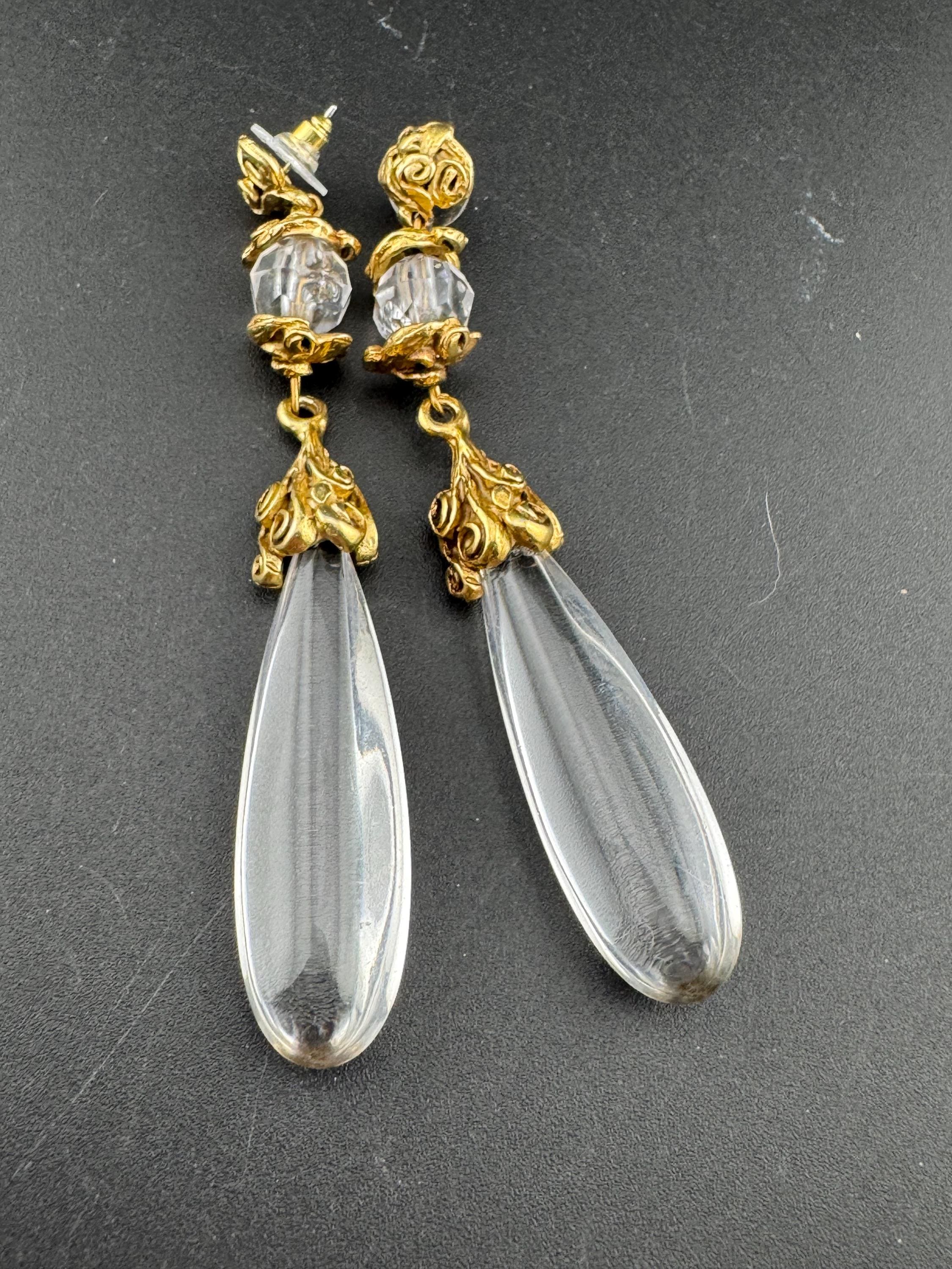 Retro 9cm very long gold acrylic teardrop dangly shoulder grazer drop earrings pierced