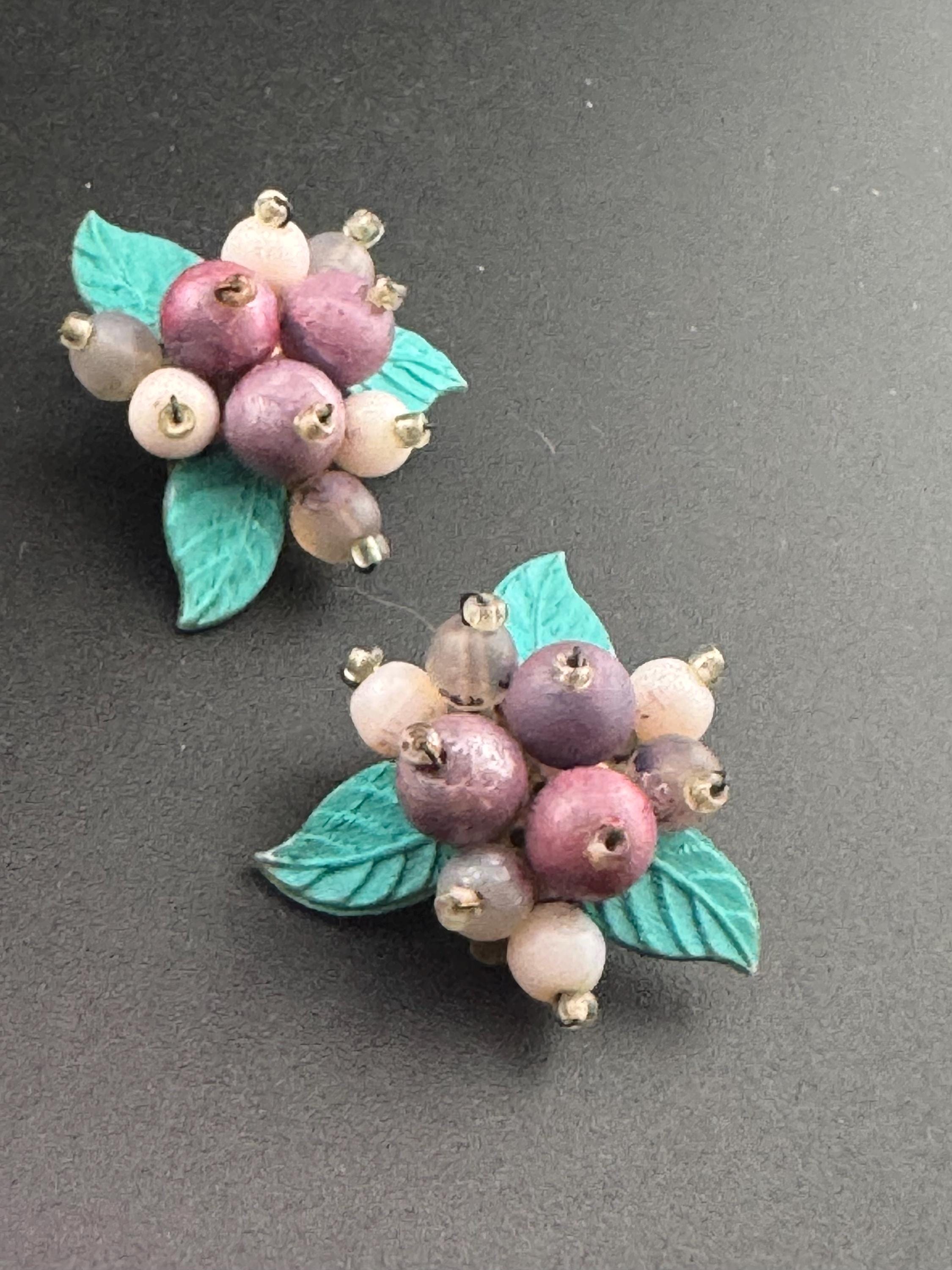 Vintage purple mixed Glass berries with green leaves beaded Cluster Clip On Earrings