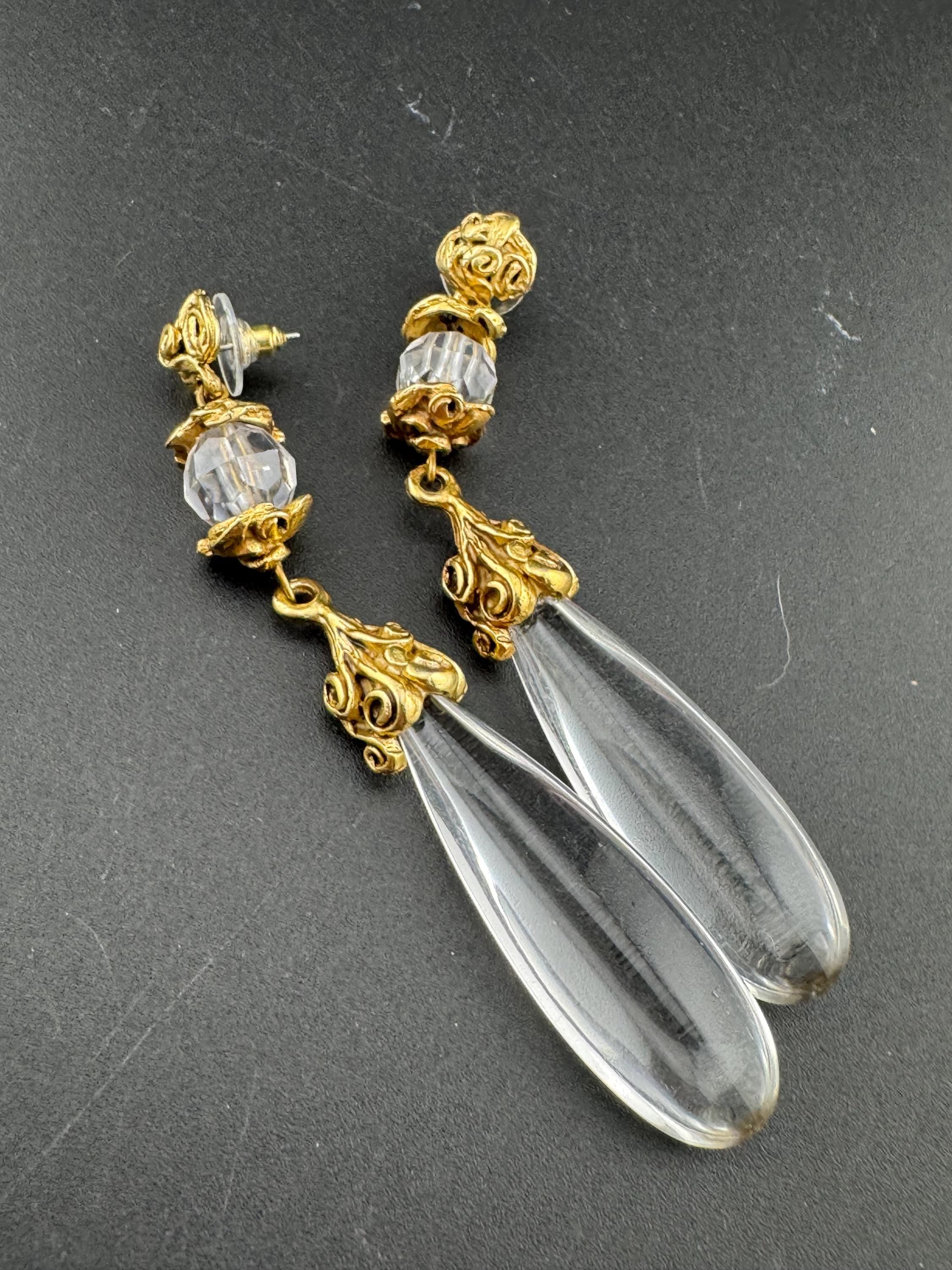 Retro 9cm very long gold acrylic teardrop dangly shoulder grazer drop earrings pierced