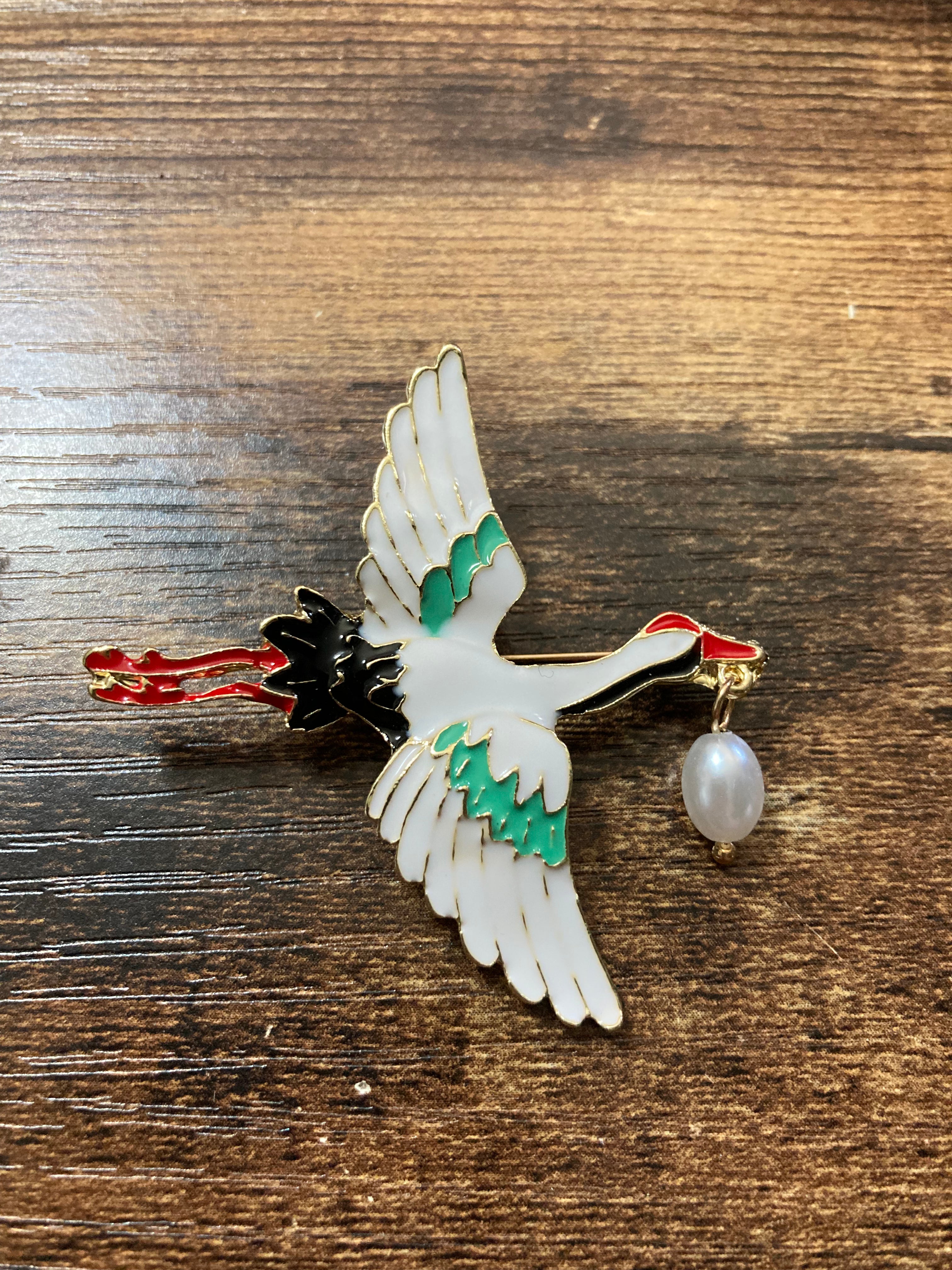 Japanese faux pearl crane brooch