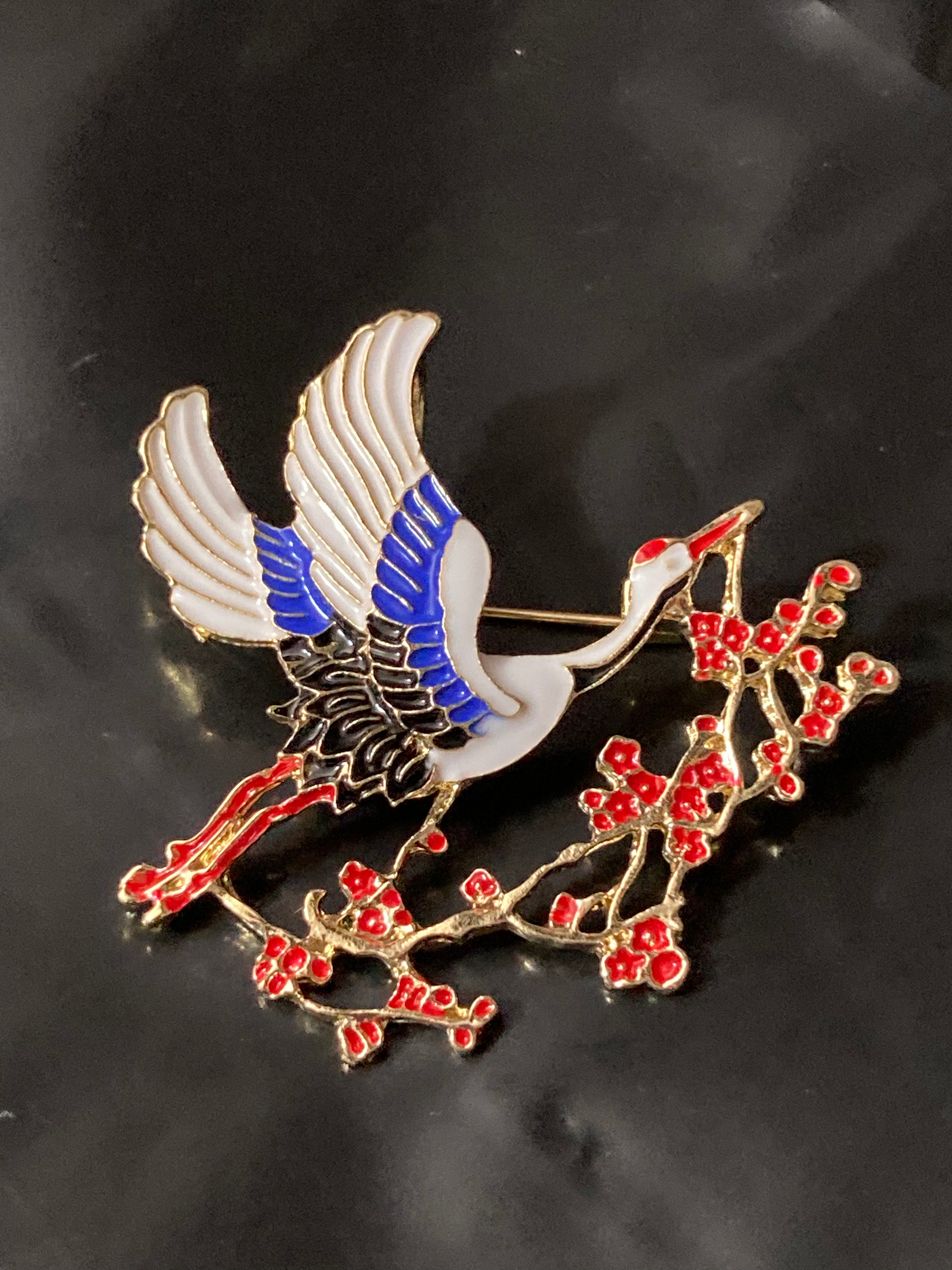 Japanese crane enamel brooch black