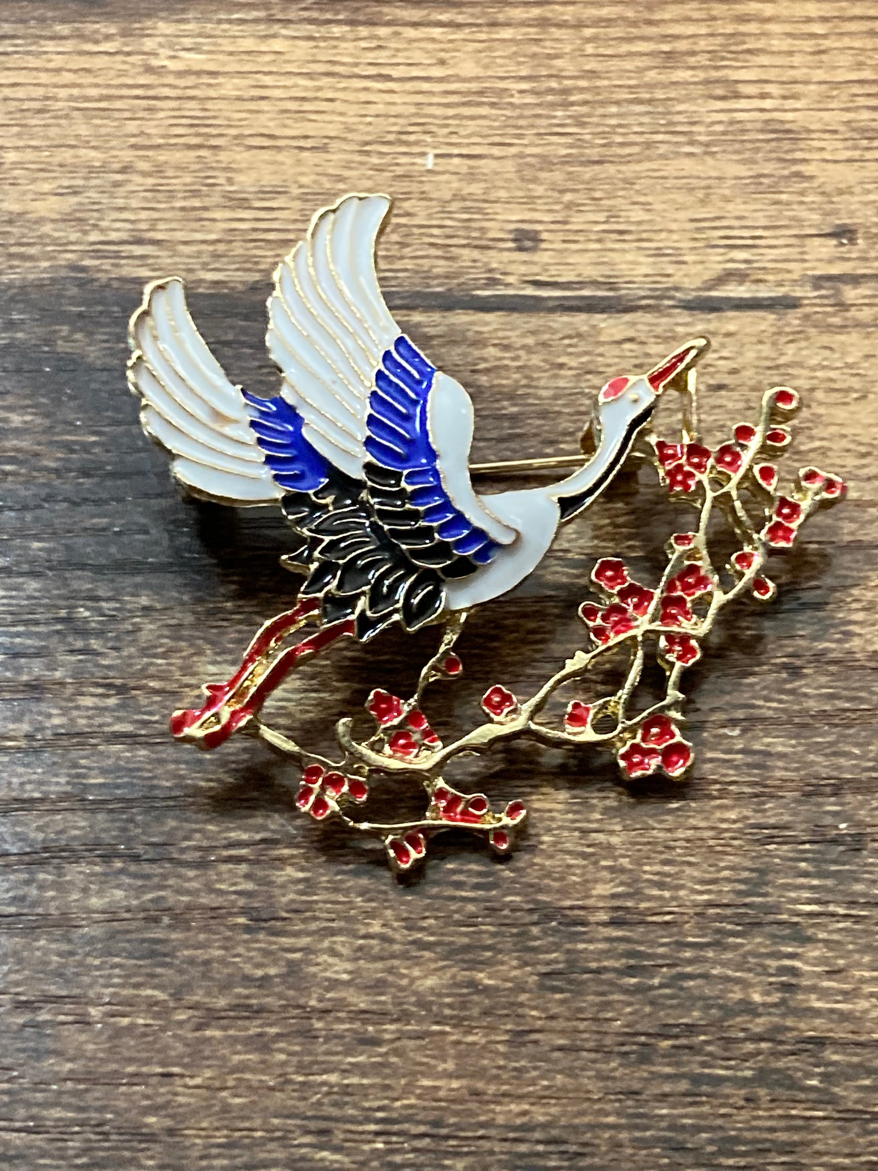 Japanese crane enamel brooch black