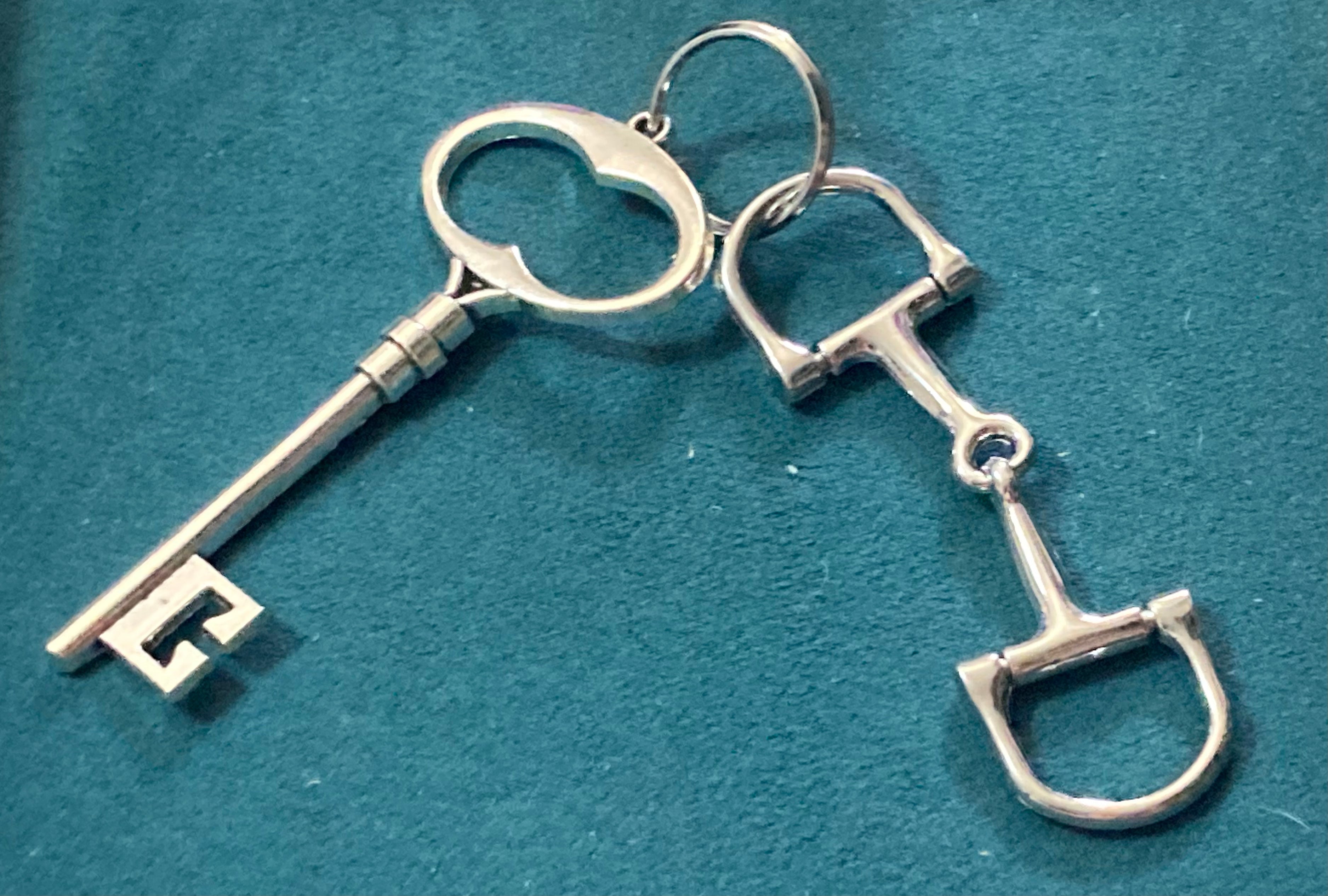 Silver horse bit snaffle keyring