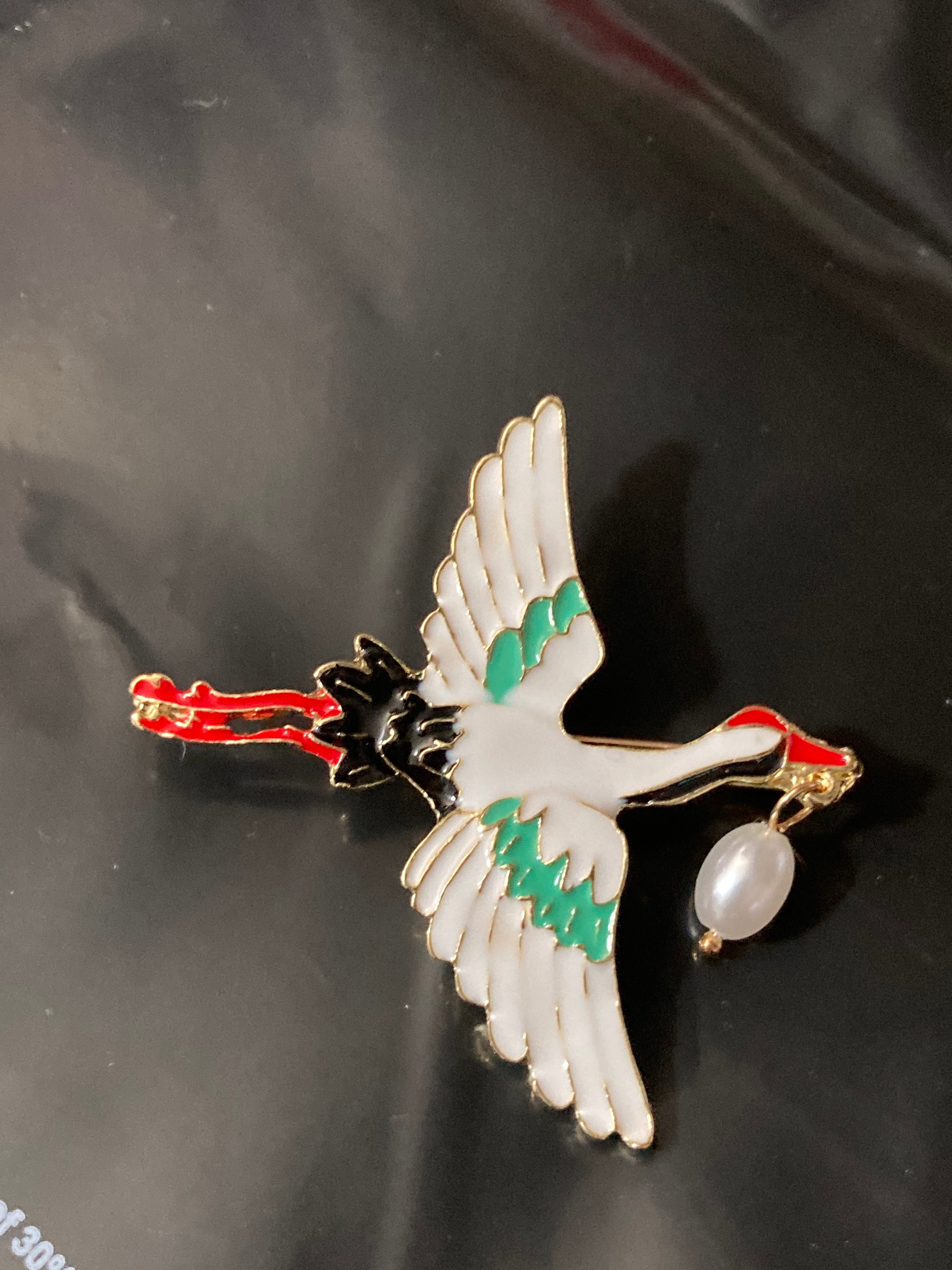 Japanese faux pearl crane brooch