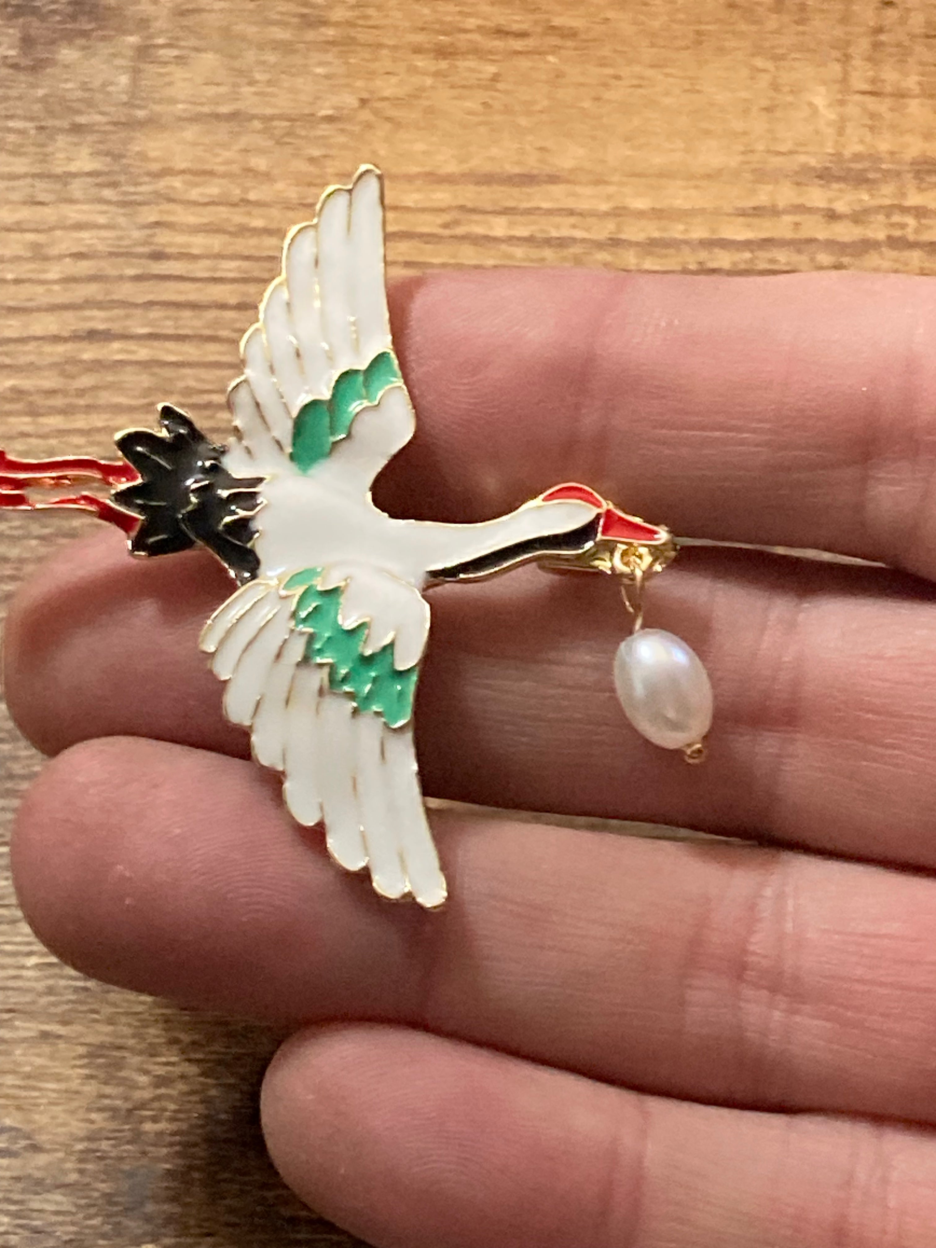 Japanese faux pearl crane brooch