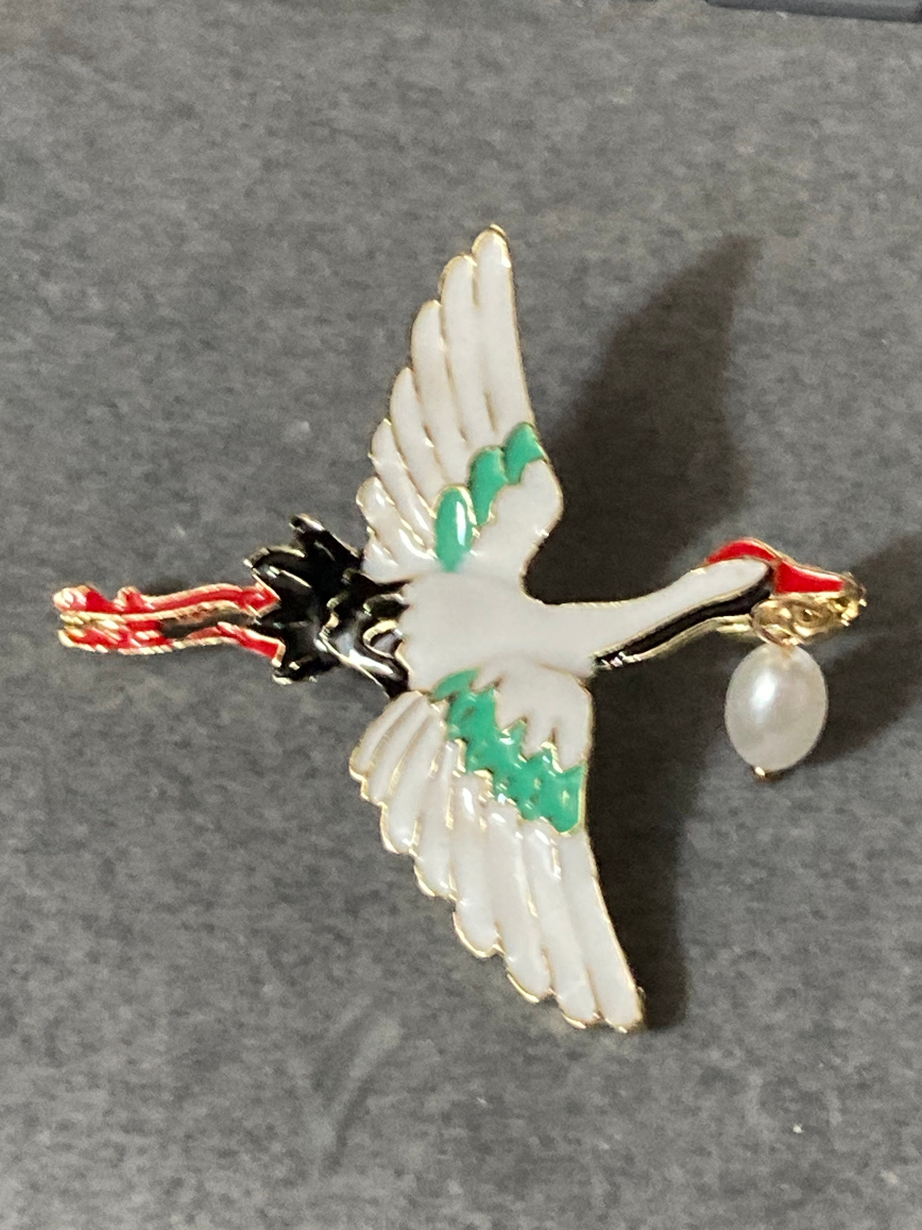 Japanese faux pearl crane brooch