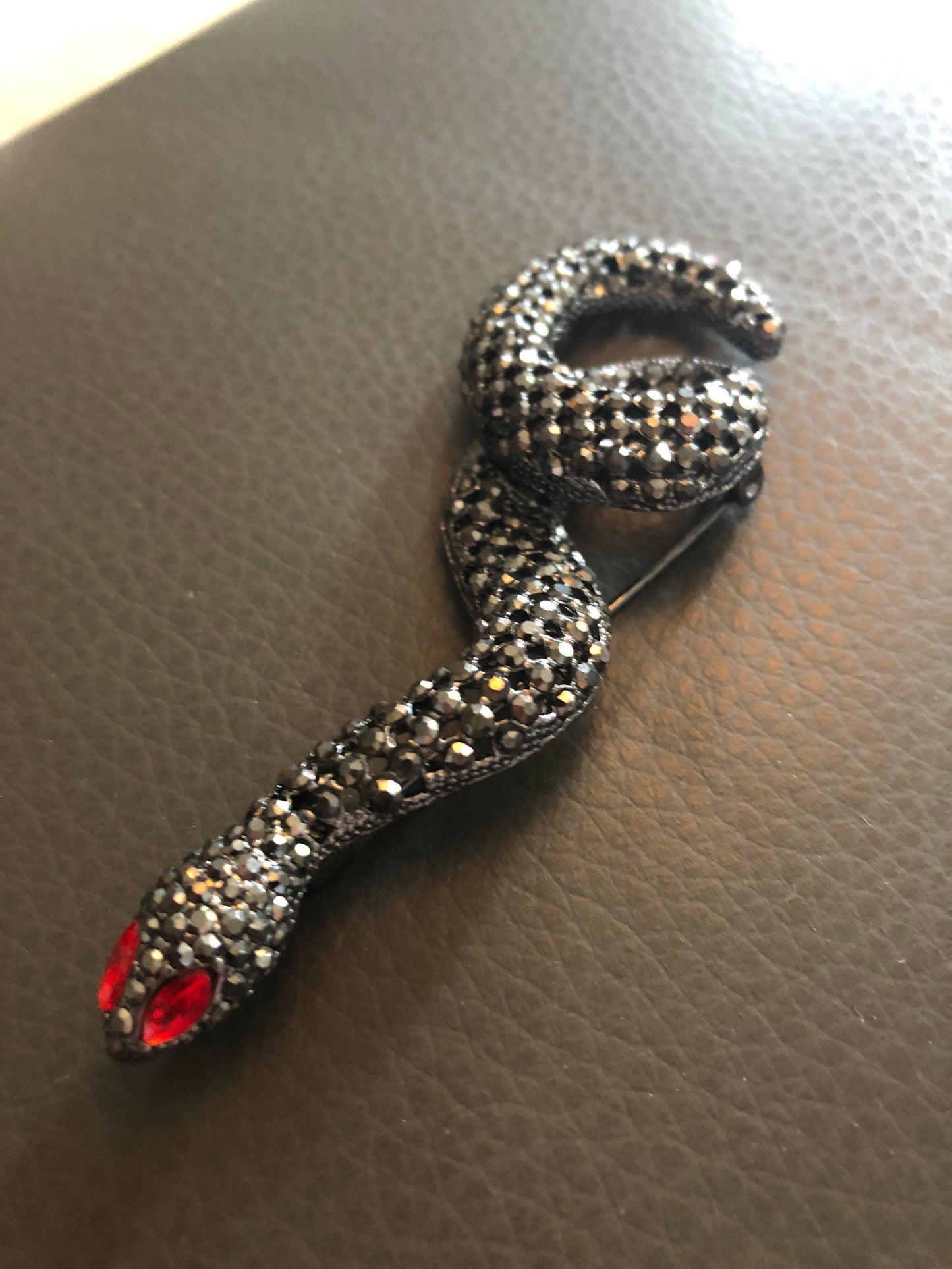 8cm long Retro dark Steel grey silver Tone marcasite metal with ruby red glass paste diamanté eye snake brooch combi pendant necklace