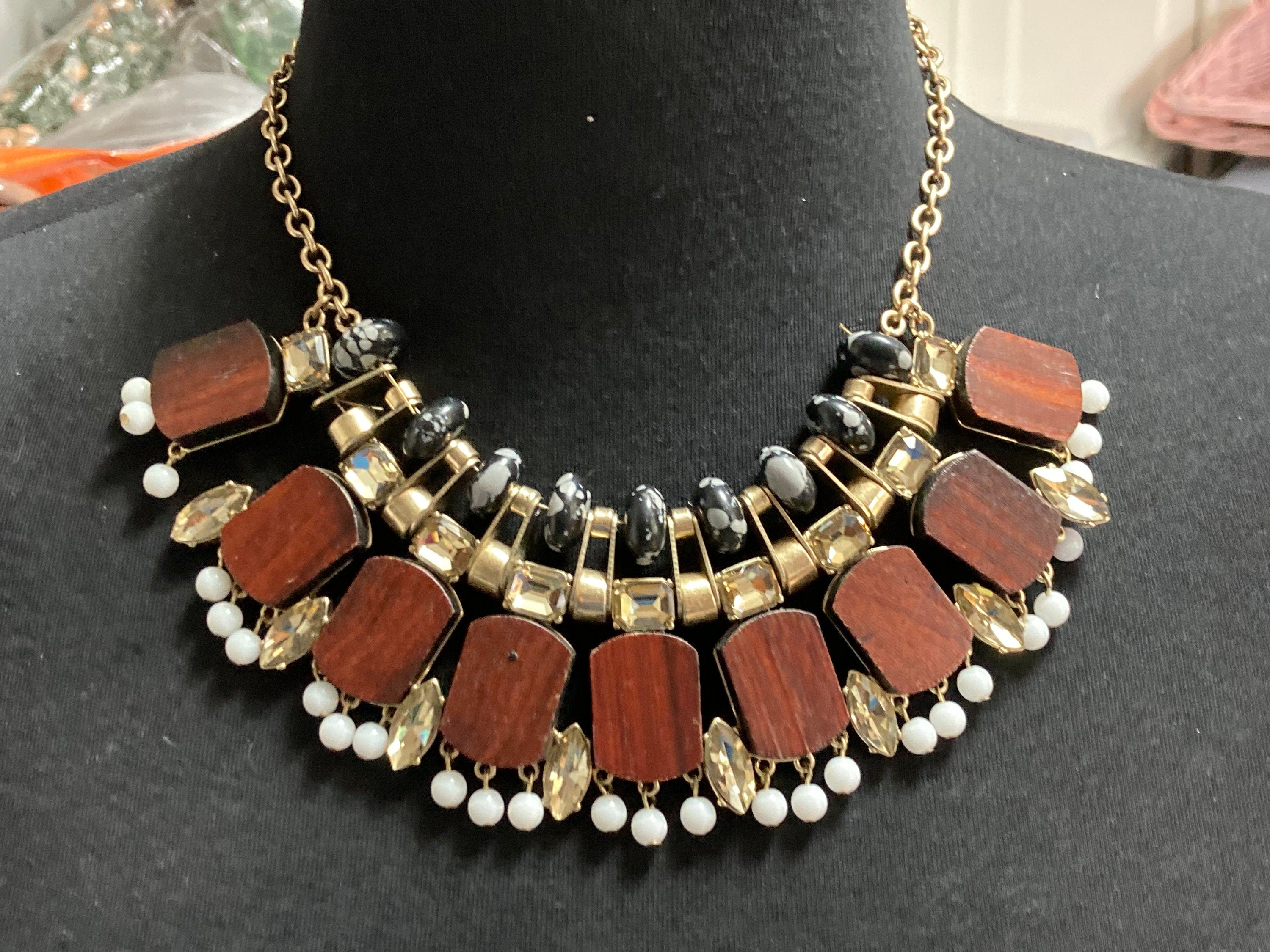 Sheridan Pearl, Wood & Gold Bead Statement Necklace in Ivory – CANVAS