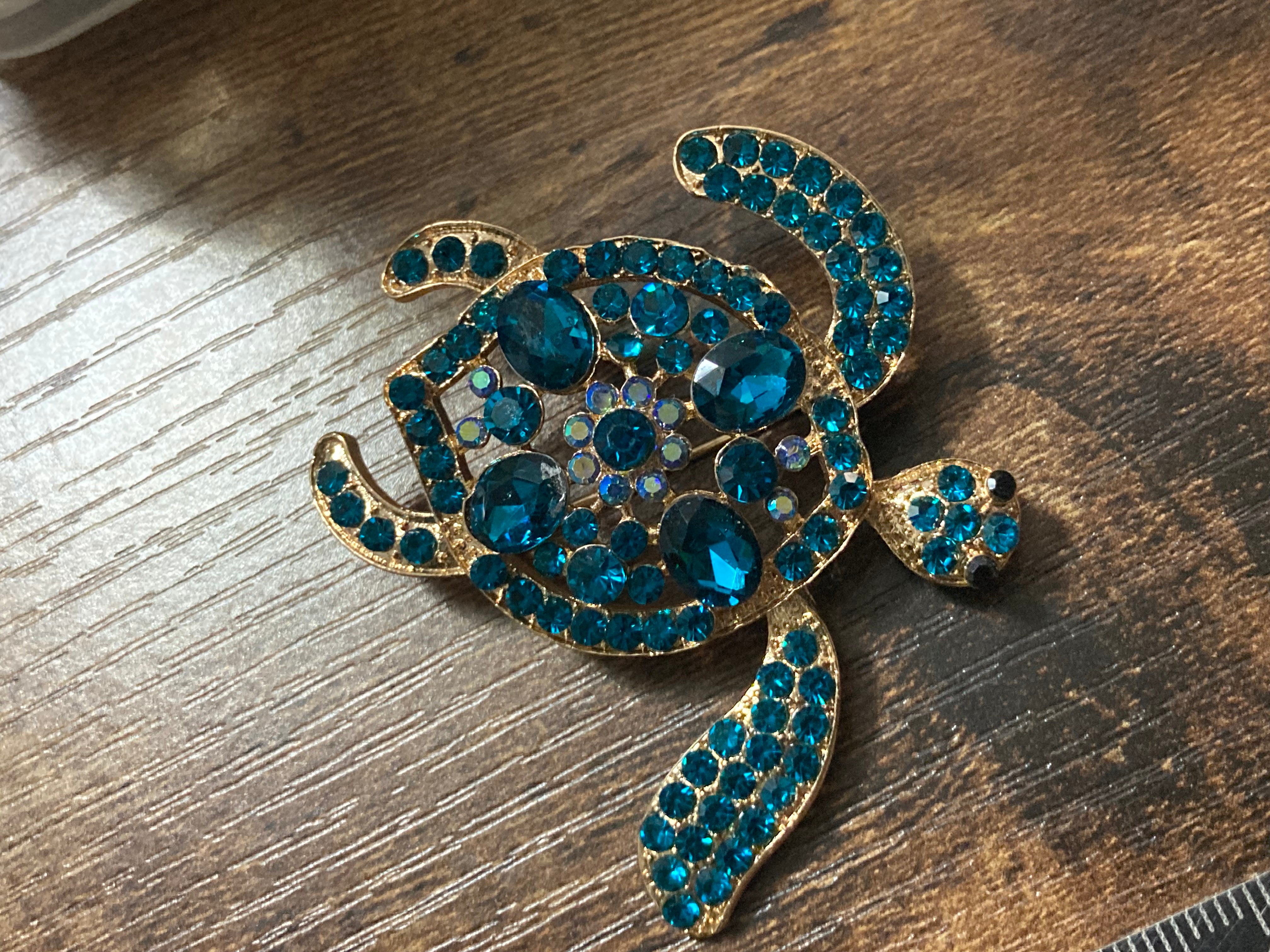 Teal blue diamanté sea turtle brooch NEW