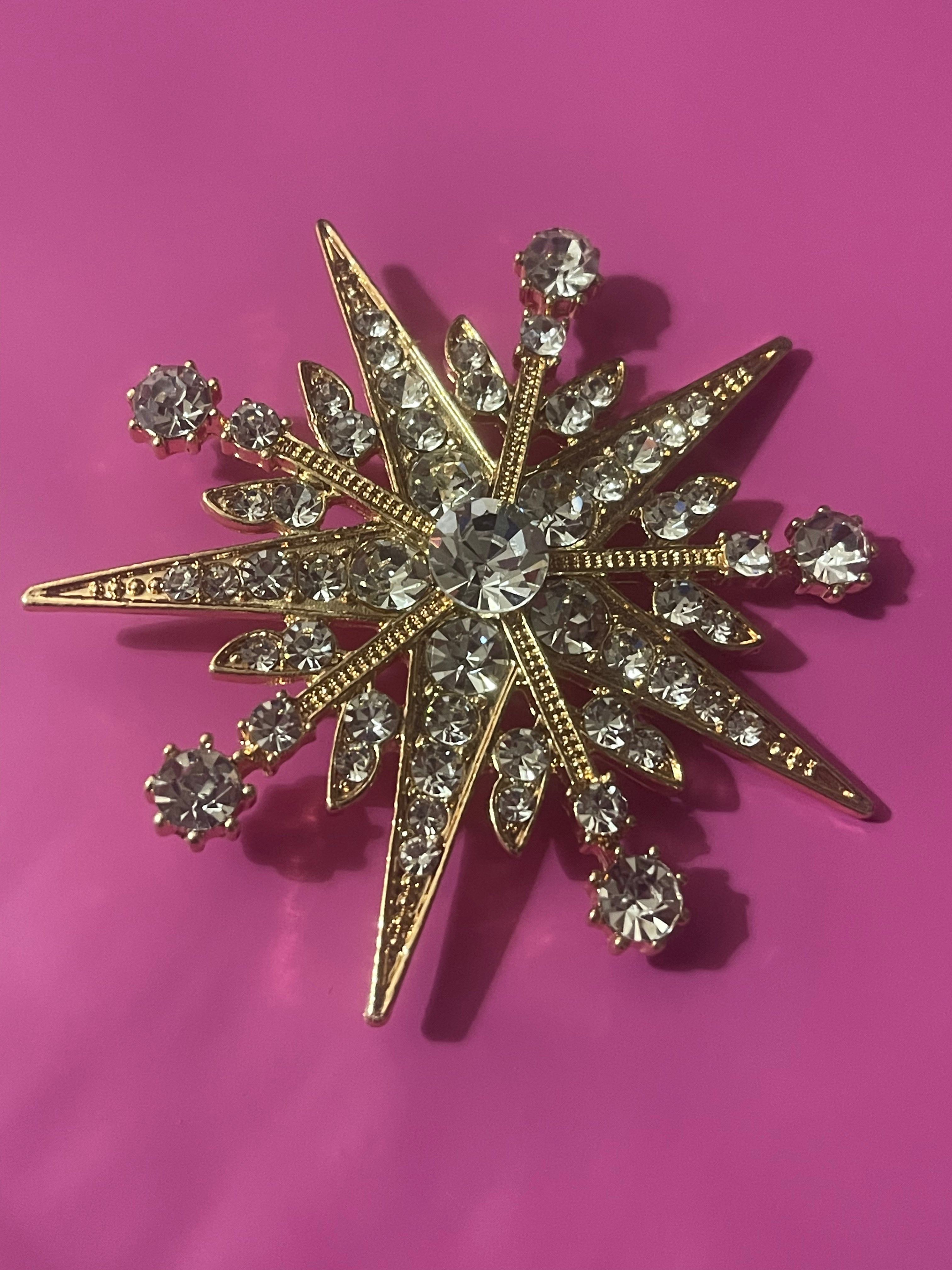 Large diamanté gold star brooch