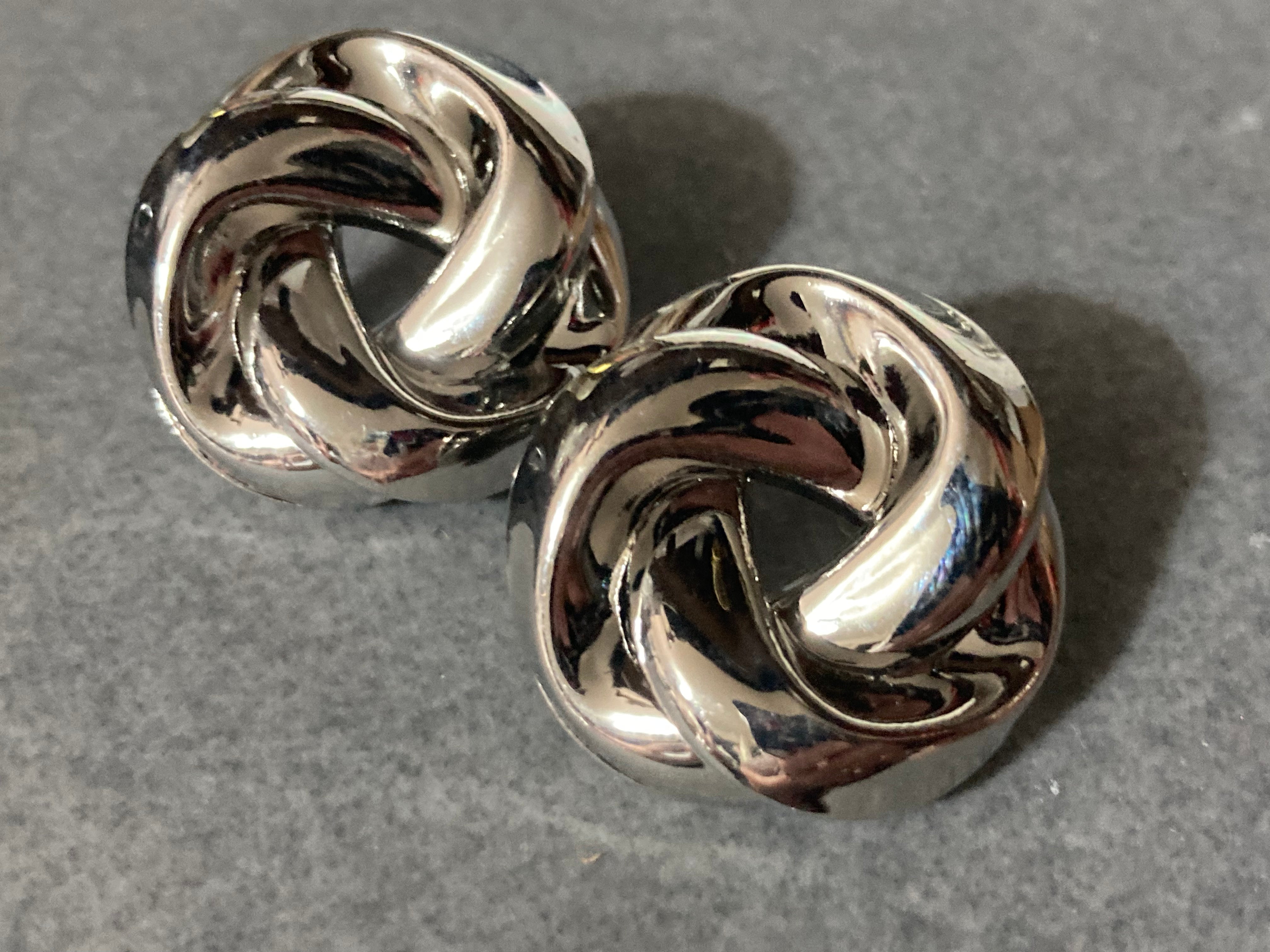 Silver embossed knot earrings