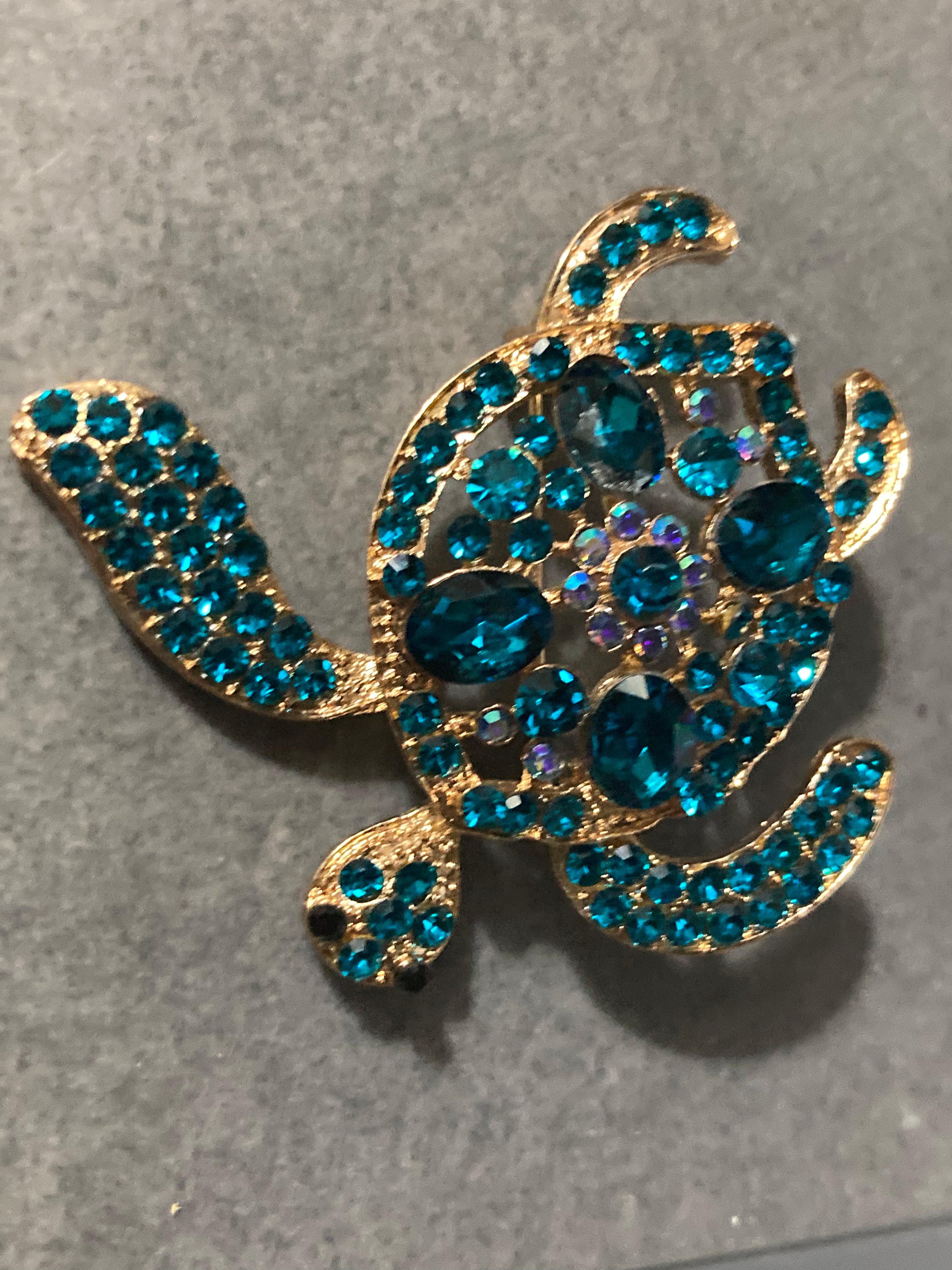 Teal blue diamanté sea turtle brooch NEW