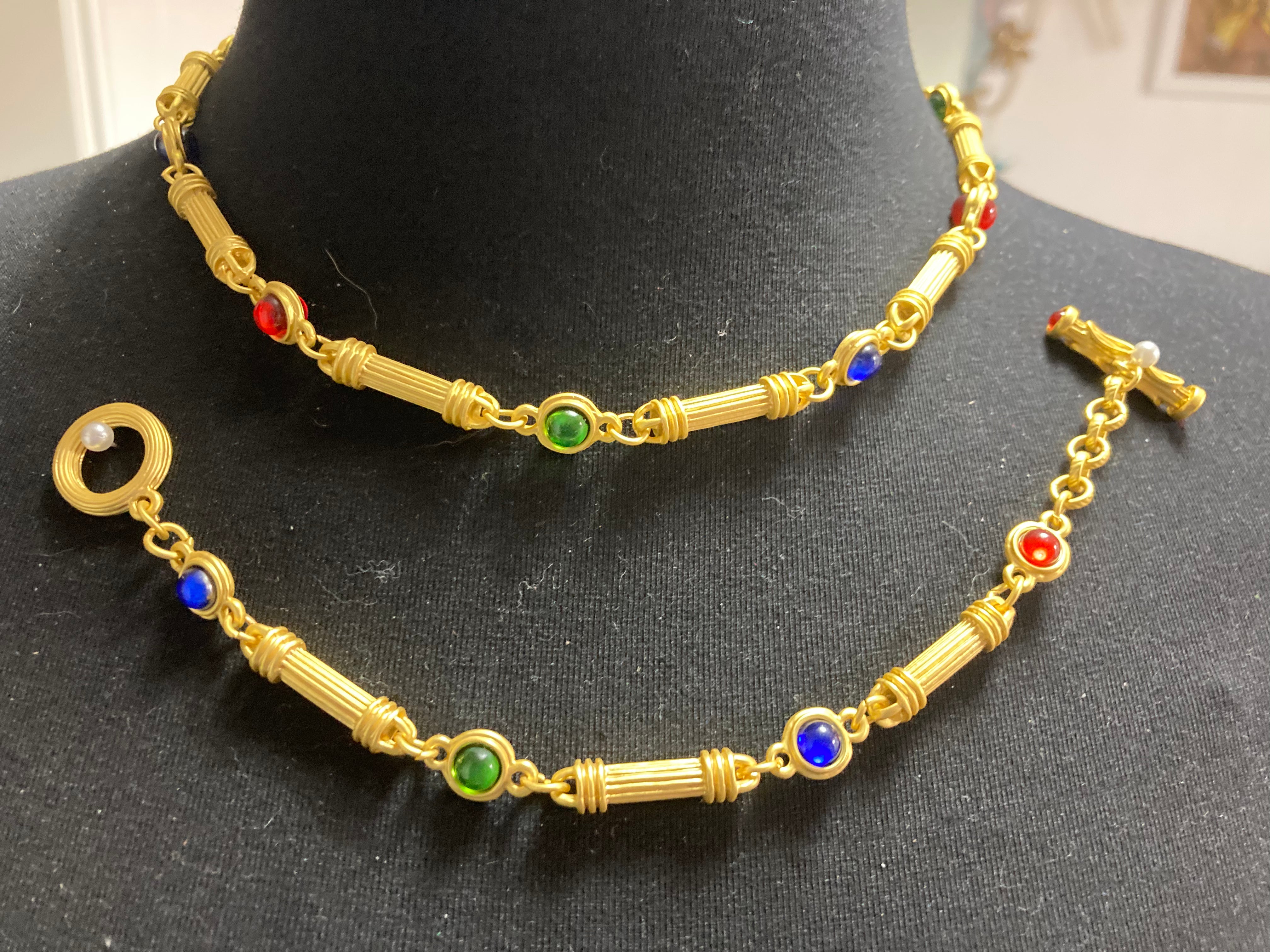 Matt gold Etruscan gripoix necklace bracelet set