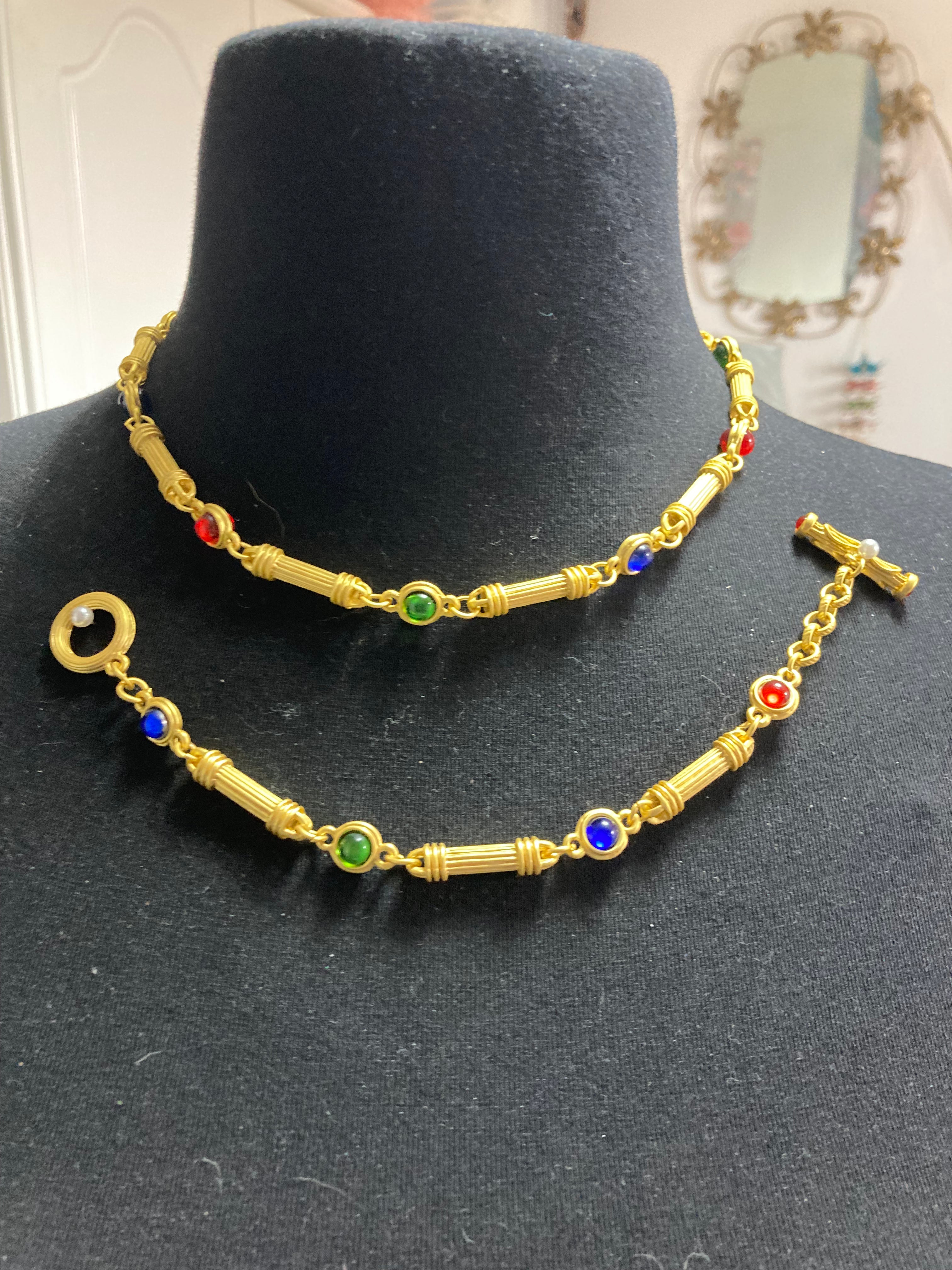 Matt gold Etruscan gripoix necklace bracelet set