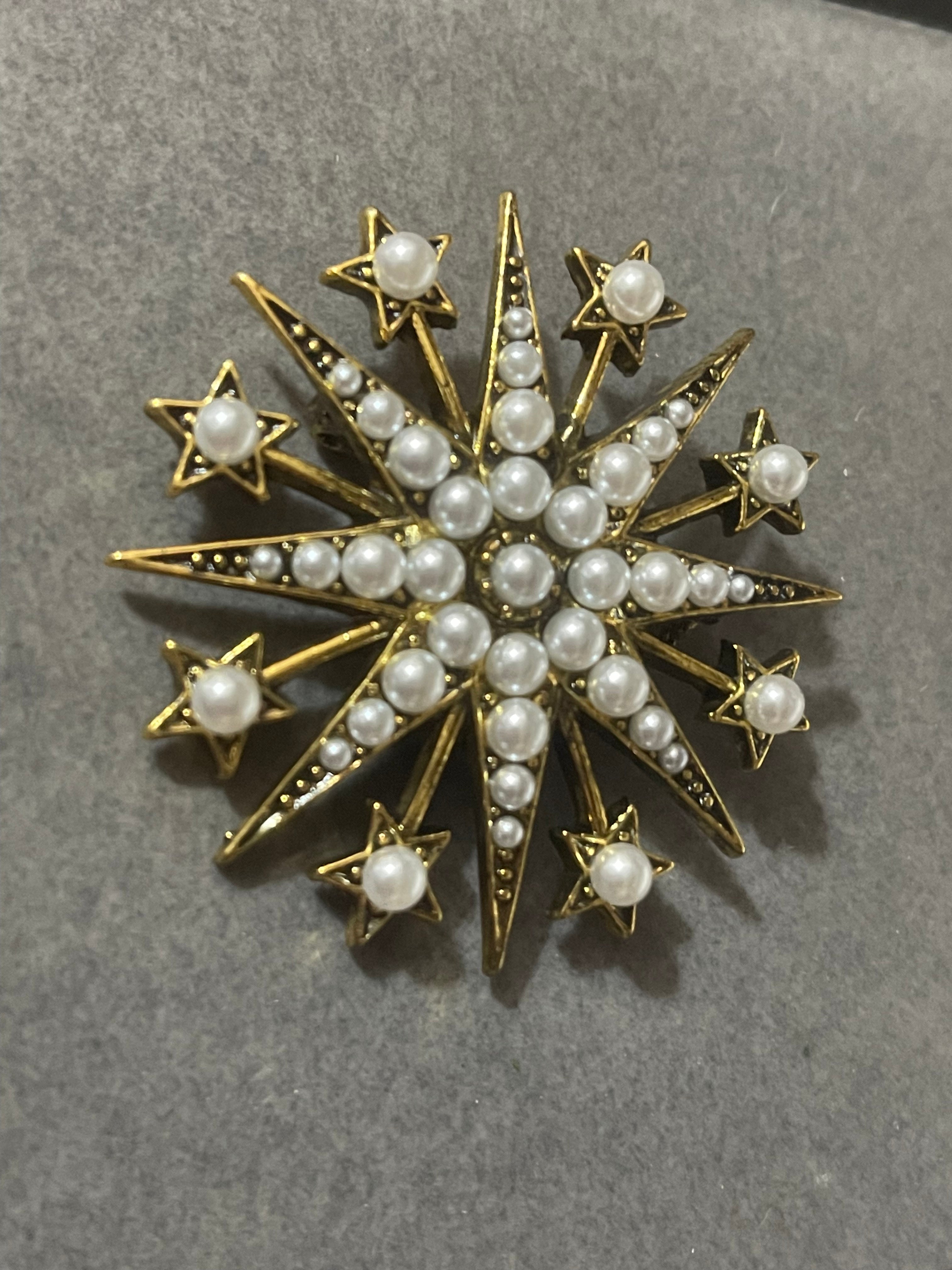 Large star brooch antique gold tone with seed pearls